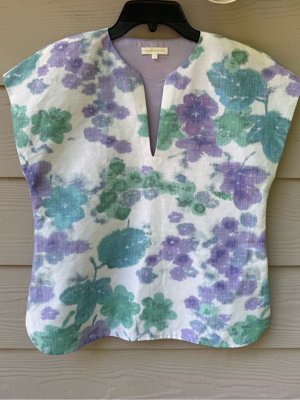 ANN MASHBURN Lavender & Teal Floral Split-Notch Top
